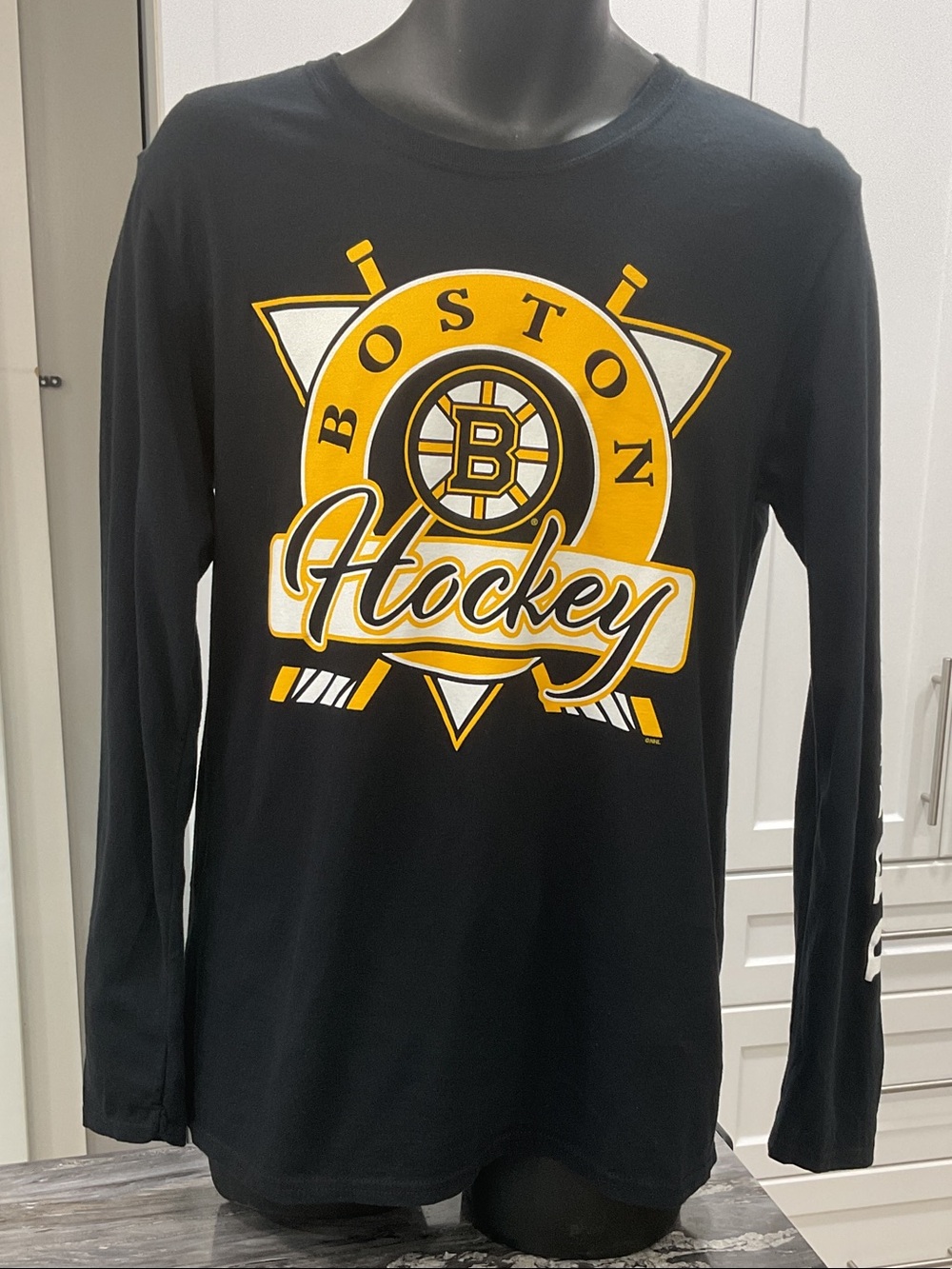 Fanatics Boston Bruins Long Sleeve Graphic T-Shirt – Men’s Medium | NHL